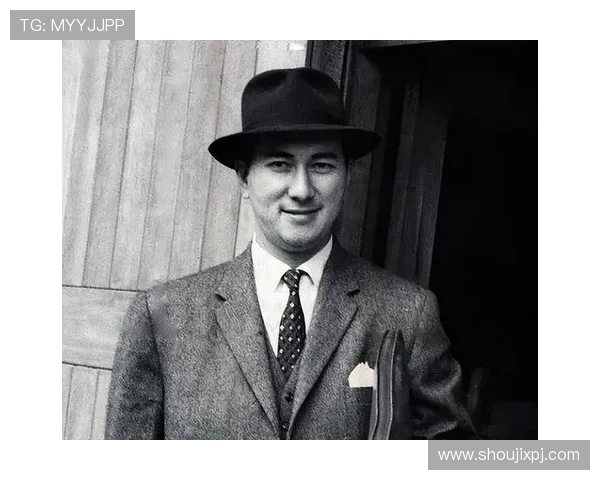 何鸿燊去世引发的社会反思，探讨其在推动澳门经济多元化发展中的历史地位与贡献